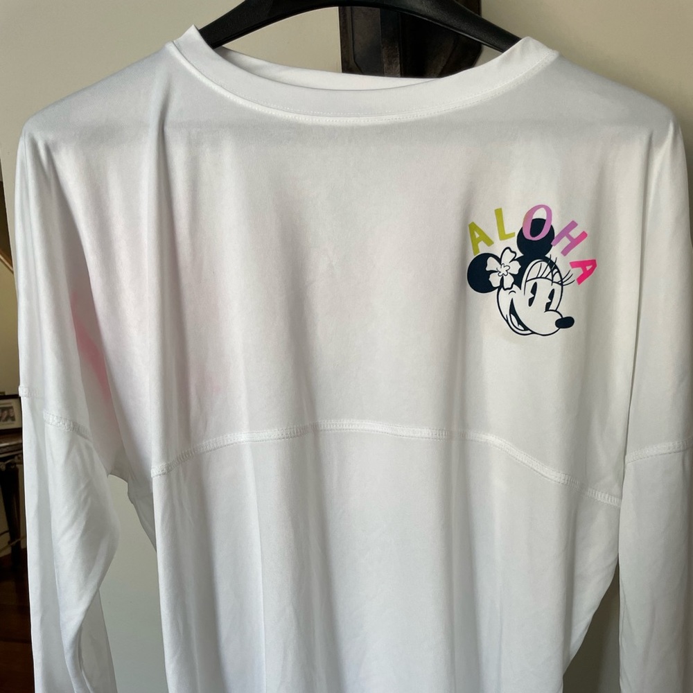 Aulani Disney spirit shirt 100%polyester very light weight never worn